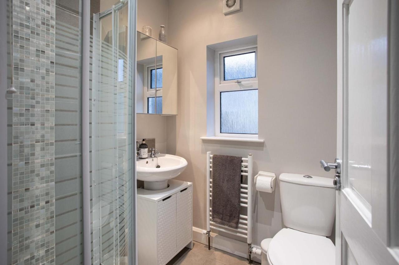 Refurbished Home, 8 Mins To Cc Белфаст Екстериор снимка