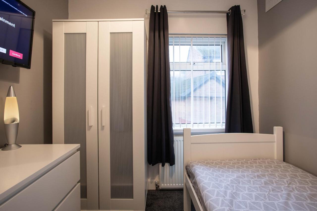 Refurbished Home, 8 Mins To Cc Белфаст Екстериор снимка